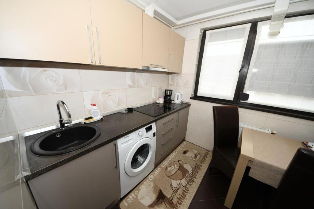 Fly - Regim Hotelier Galati Exterior photo