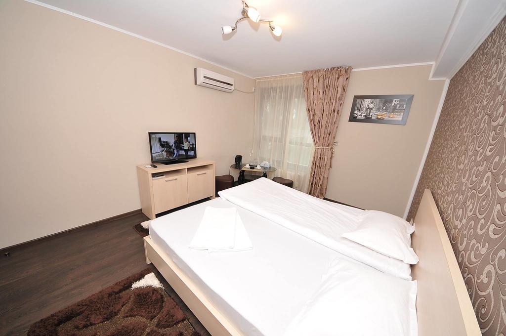 Fly - Regim Hotelier Galati Exterior photo